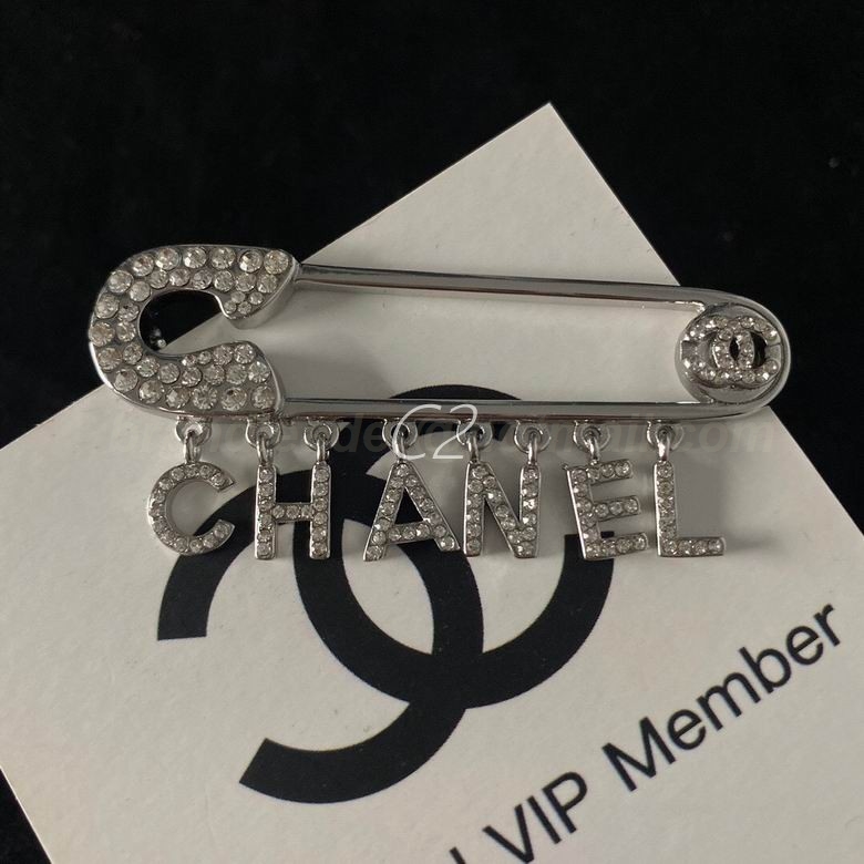 Chanel Brooch 532